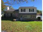 560 Churchville Ln, Southampton, PA 18966