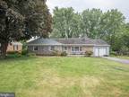 2106 Lyndell Dr, Lancaster, PA 17601