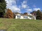 327 Blossom Hill Dr, Lancaster, PA 17601