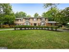 729 N Stanwick Rd, Moorestown, NJ 08057