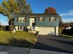 1095 Holly Ln, Denver, PA 17517