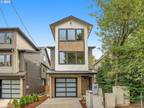 8240 SW 46TH AVE, Portland OR 97219