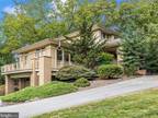 18706 Briarwood Dr, Hagerstown, MD 21742