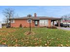 11838 Robinwood Dr, Hagerstown, MD 21742