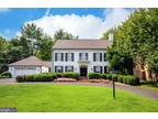 7016 Heatherhill Rd, Bethesda, MD 20817