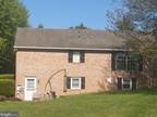 112 E Avondale Rd, West Grove, PA 19390