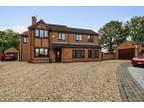 6 bedroom detached house for sale in Foxfield Close, Skellingthorpe, LN6