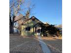 Cute Home with fenced yard 355 N Division St