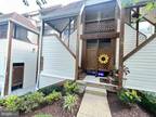 Contemporary, Penthouse Unit/Flat/Apartment - OLNEY, MD 18217 Leman Lake Dr #506