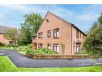 2 bedroom flat for sale in New Road, Solihull, West Midlands, B91