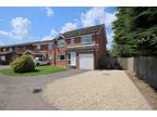 4 bedroom detached house for rent in Blenheim Gardens, Grove, Wantage