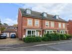 3 bedroom town house for sale in Arlott Green, Crowthorne, Berkshire, RG45 7FG