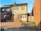 4 bedroom semi-detached house for rent in Kingsley Street, Dudley, DY2
