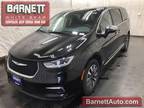 2022 Chrysler Pacifica Hybrid Black, 8K miles