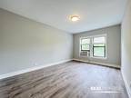 BRAND NEW Lakeview apt w/in unit Laundry and PETS ok 707 W Brompton Ave #CL35