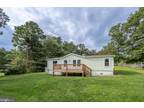 318 Allegheny Dr, Oakland, MD 21550