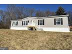 40 Overlook Dr, Manchester, PA 17345