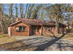 4 lower greenbriar rd Wilmington, DE -