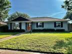 Single Family Residence - Dallas, TX 5838 Elm Lawn St