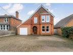 4 bedroom detached house for sale in Island Road, Sturry, CT2 - 35937333 on