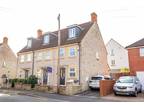 3 bedroom end of terrace house for sale in Morley Road, Staple Hill, Bristol
