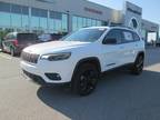 2023 Jeep Cherokee White, 4K miles