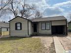 Traditional, Single Family - Victoria, TX 1507 E Anaqua Ave