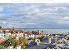2 bedroom apartment for sale in Grand Drive, Leigh-On-Sea, SS9