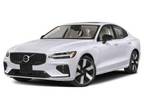 2024 Volvo S60 Recharge Plug-In Hybrid Plus Black Edition