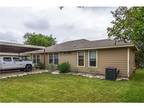 LSE-House, Traditional - Granbury, TX 2801 Creek Dr