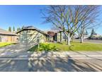 247 Quail Hollow Dr, Galt, CA 95632