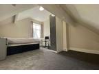 Room to rent in 6 Watlands View, Newcastle-under-Lyme, ST5 - 36128706 on