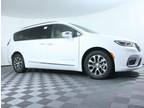 2024 Chrysler Pacifica Hybrid White, 11 miles