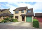 4 bedroom detached house to rent in Excelsior Gardens, Northampton