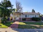 For Lease: 3 Bed 2 Bath house in Woodland Hills