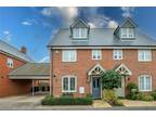 4 bedroom semi-detached house for sale in Kiln Way, Great Wakering