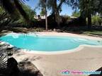 Sparkling Pool and Space to Garden + 4 Beds in. 2430 E Hale St