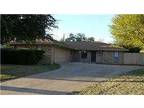 LSE-House, Traditional - Irving, TX 1902 Creek Wood Ct