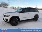 2024 Jeep grand cherokee White