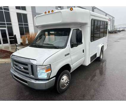 2006 Ford E350 Super Duty Cutaway for sale is a White 2006 Ford E350 Super Duty Car for Sale in Roselle IL