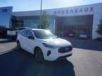 2024 Ford Escape White, 13 miles