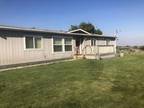 $1,800 - 3 Bedroom 2 Bathroom House In Prosser With An Amazing View!