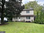 Detached, Single Family - NEWTOWN SQUARE, PA 306 Media Line Rd
