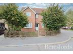 3 bedroom detached house for sale in Hunts Drive, Writtle, CM1 - 35872632 on
