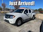 2016 Nissan frontier White, 151K miles