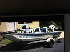 16 1/2 Ft LOWE Bass Boat