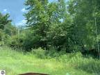 Au Gres, Beautifully wooded potential building site with two