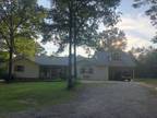 Lake and country home with abundant wildlife. VRBO dream