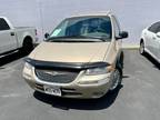 1999 Chrysler Town & Country Limited AWD