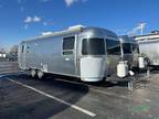 2023 Airstream Flying Cloud 27FBQ 28ft